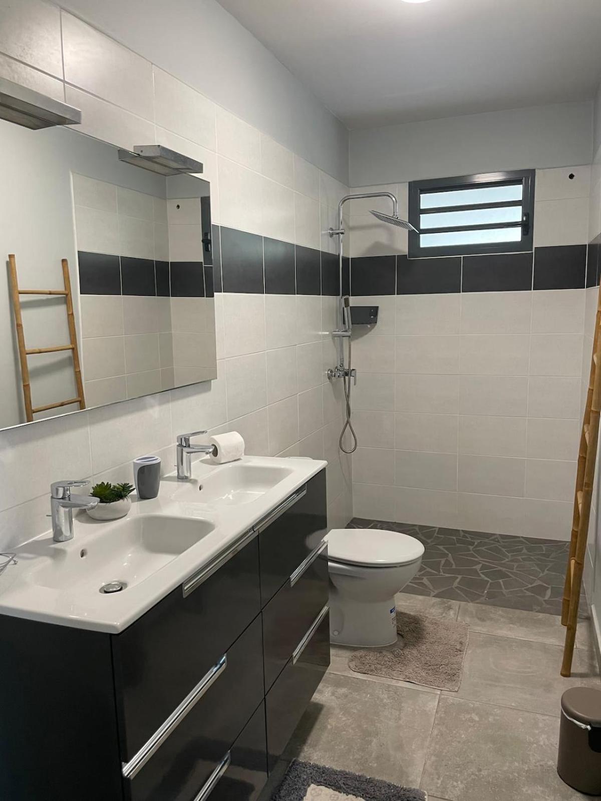 Villa Karib Hibiscus Le Gosier  Ngoại thất bức ảnh